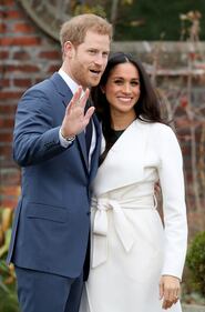 Kensington Palace, Harry e Meghan annunciano il loro fidanzamento 16