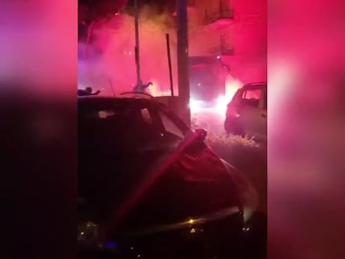 Foggia, l'assalto al pullman della squadra con spranghe e fumogeni: ecco cosa è successo