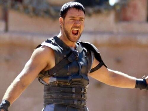 Russel Crowe deve pagare il divorzio: "All'asta armatura de Il Gladiatore"