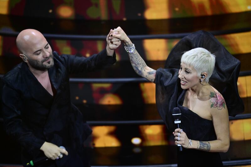 Sanremo 2024: ecco il look della quarta serata del Festival dei Negramaro 4