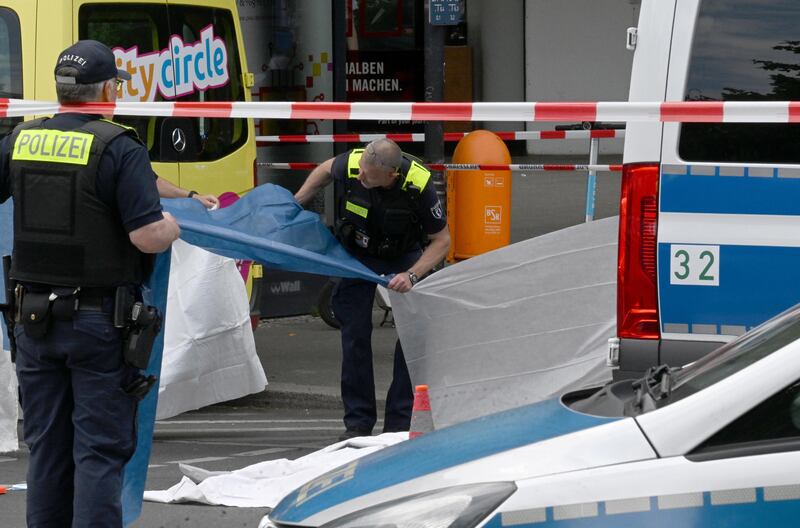 Lo schianto e poi i soccorsi: le immagini da Breitscheidplatz 1