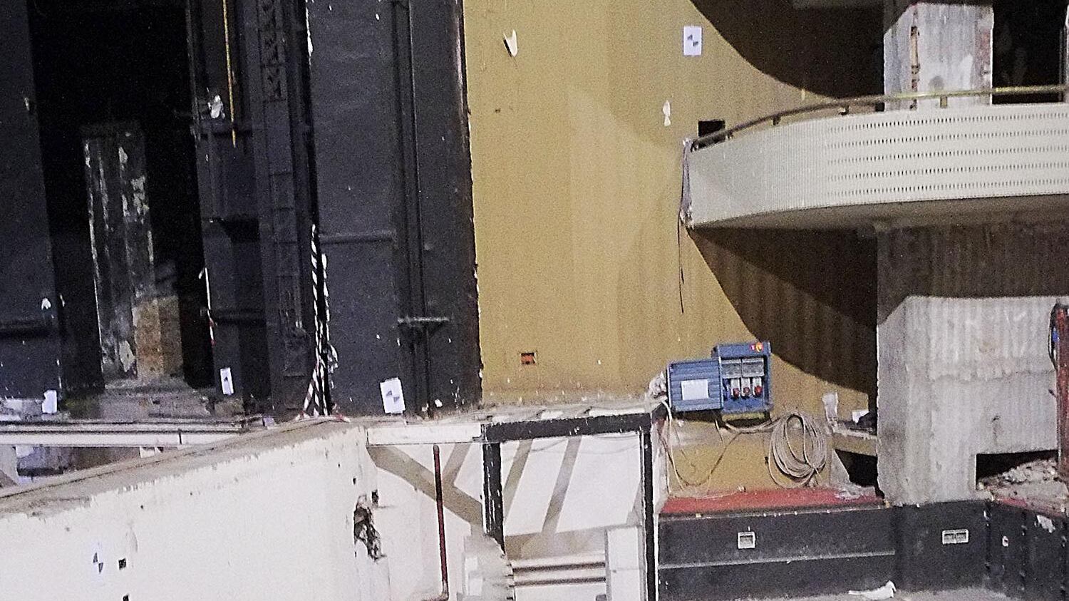 «Compratevi un mattone del Lirico»