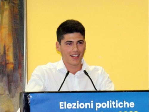 "Hai il collo troppo intatto". La minaccia choc al coordinatore di FdI per l'incontro su Charlie Kirk