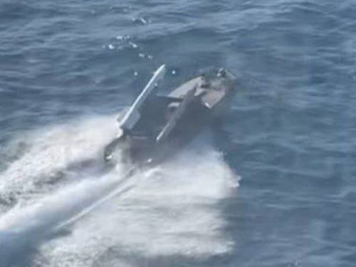 Drone navale ucraino abbatte un elicottero russo: è la prima volta