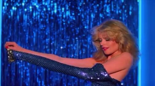 Gli striptease più sexy della storia del cinema 18