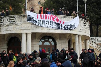 Macerata, antifascisti in piazza 1