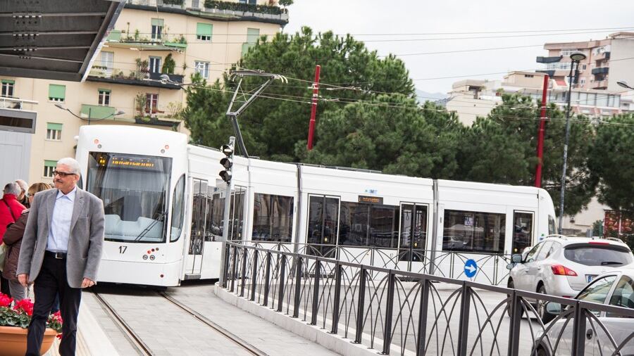 Accordo fatto per manutenzione e stipendi: i tram non si fermano