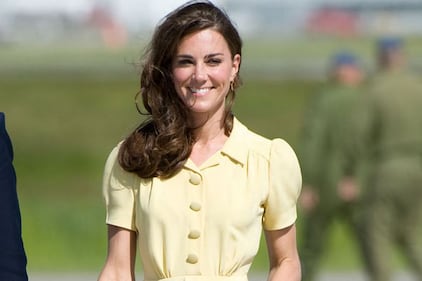 Kate Middleton ed Elisabetta II, stili a confronto 20