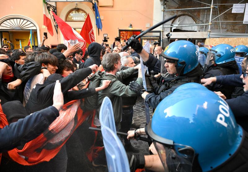 Gli scontri a Roma per il Dl Sicurezza 2