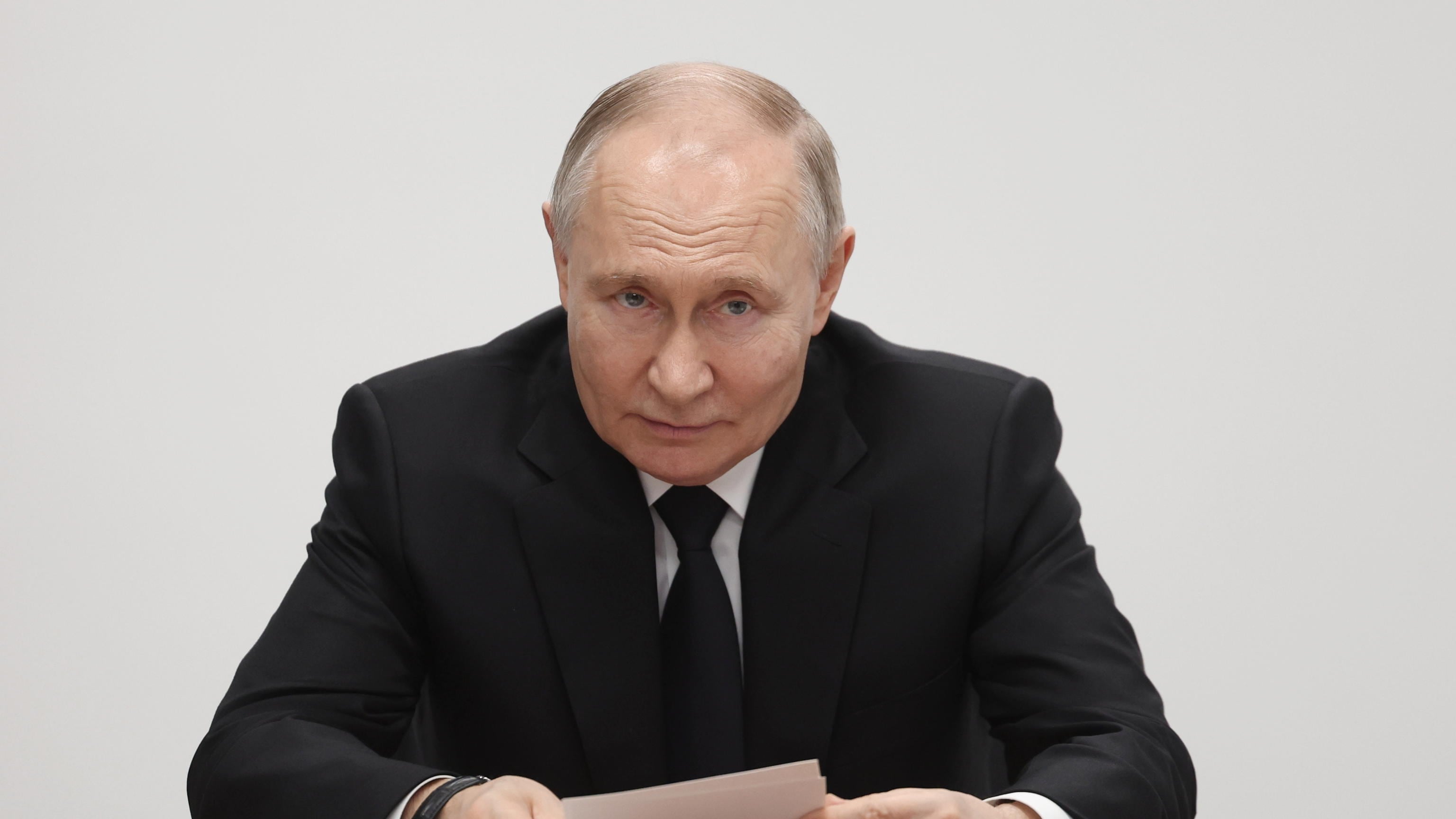 Putin vuol cantare vittoria. E l'Ue lunedì vola a Kiev