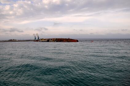 La nave affondata dai russi nella baia di Donoslav 5
