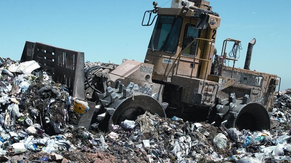 Genova, Bucci mantiene la promessa: riapre la discarica di Scarpino