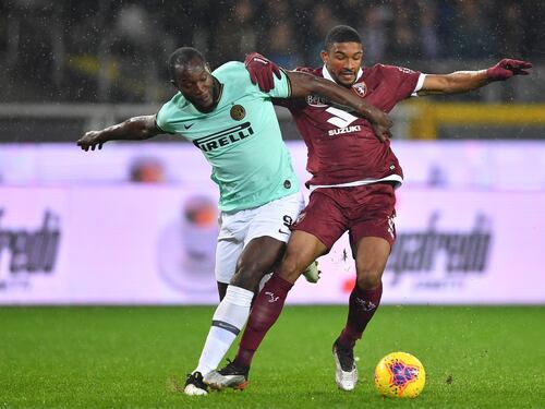L'Inter passa in casa del Torino: secco 0-3. I nerazzurri non mollano la Juventus