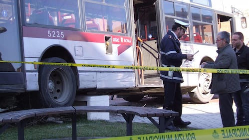 Bus fuori controllo fuori Roma: sei feriti 3