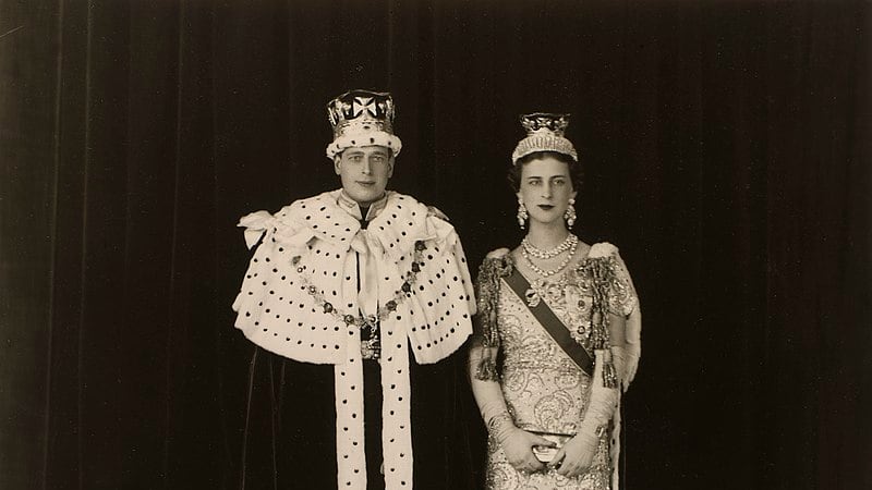 Le corone svedesi e il profumo da donna. La misteriosa morte del principe Giorgio, zio di Elisabetta II