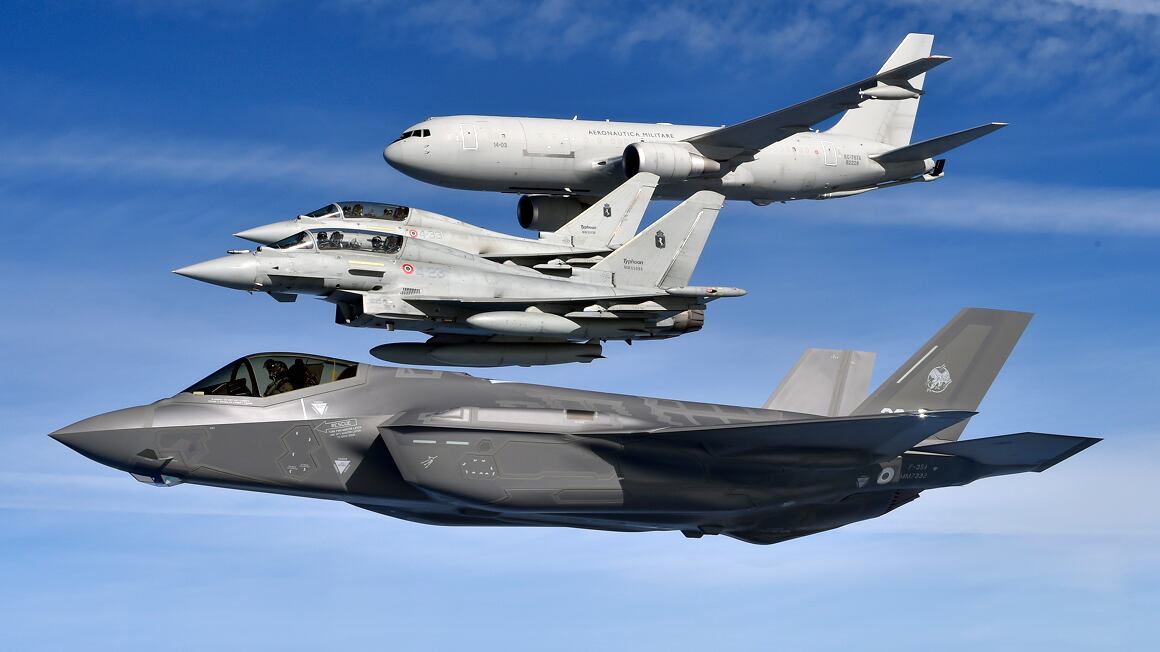 Hacker russi contro l'Aeronautica: "Cercavano i segreti degli F-35"