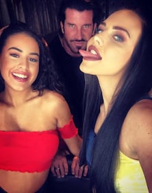 Travers Beynon: le ragazze sexy del magnate del tabacco 12