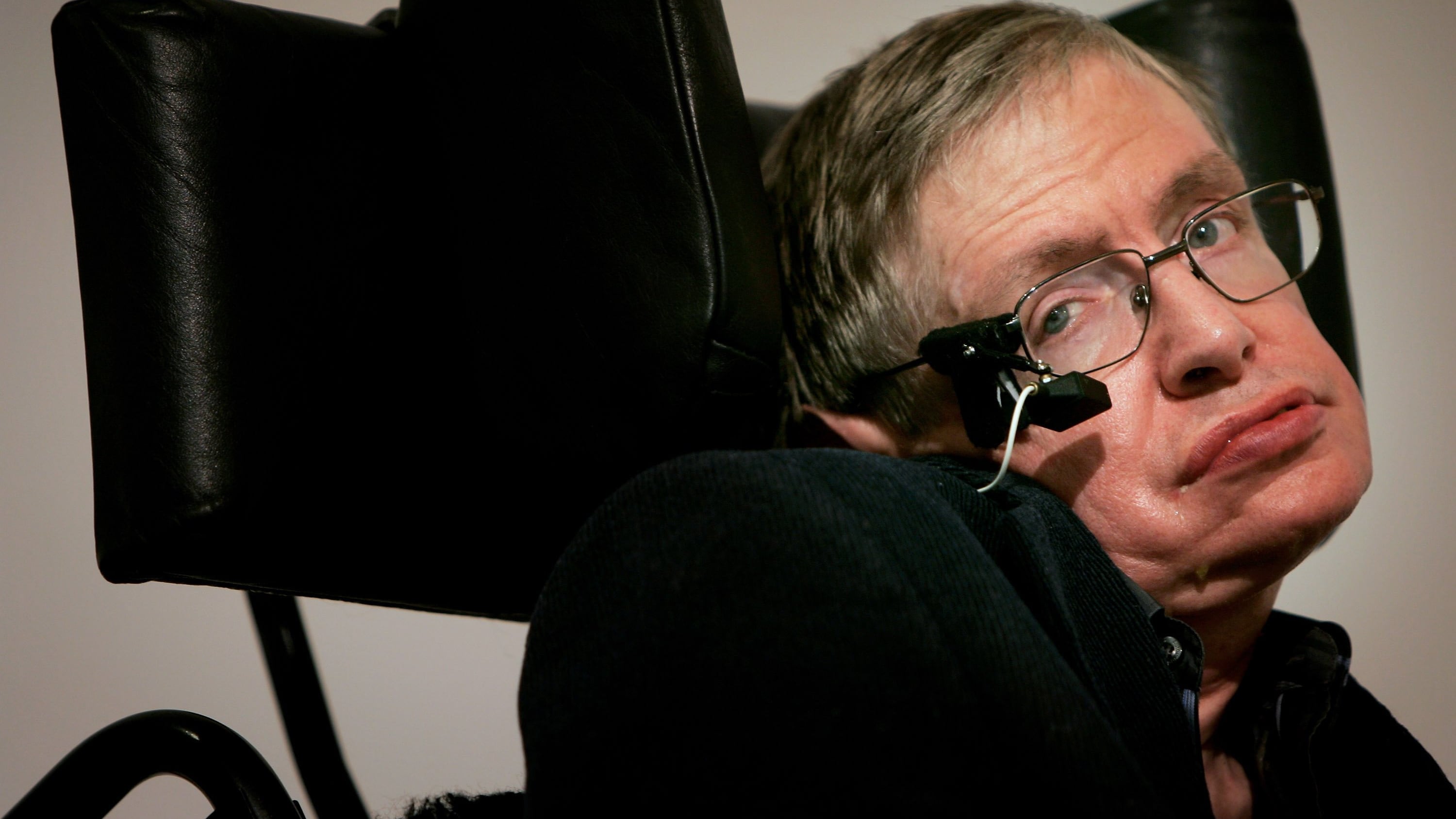 Hawking sepolto a Westminster La voce spedita in un "buco nero"