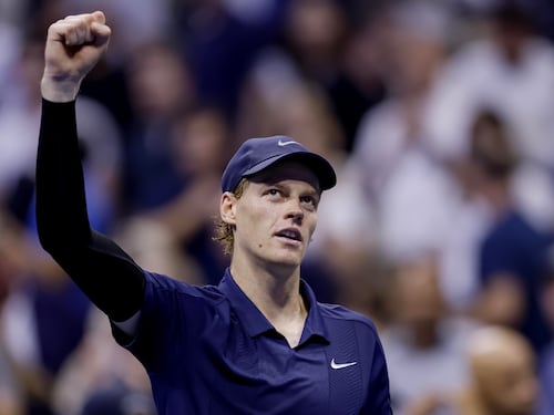 Us Open, Sinner soffre ma batte Auger-Aliassime in 4 set: domenica la finale dei sogni con Alcaraz