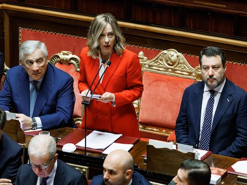 Meloni: "Risorse per lavoro e famiglie". Giorgetti: "Manovra contro gli sprechi"