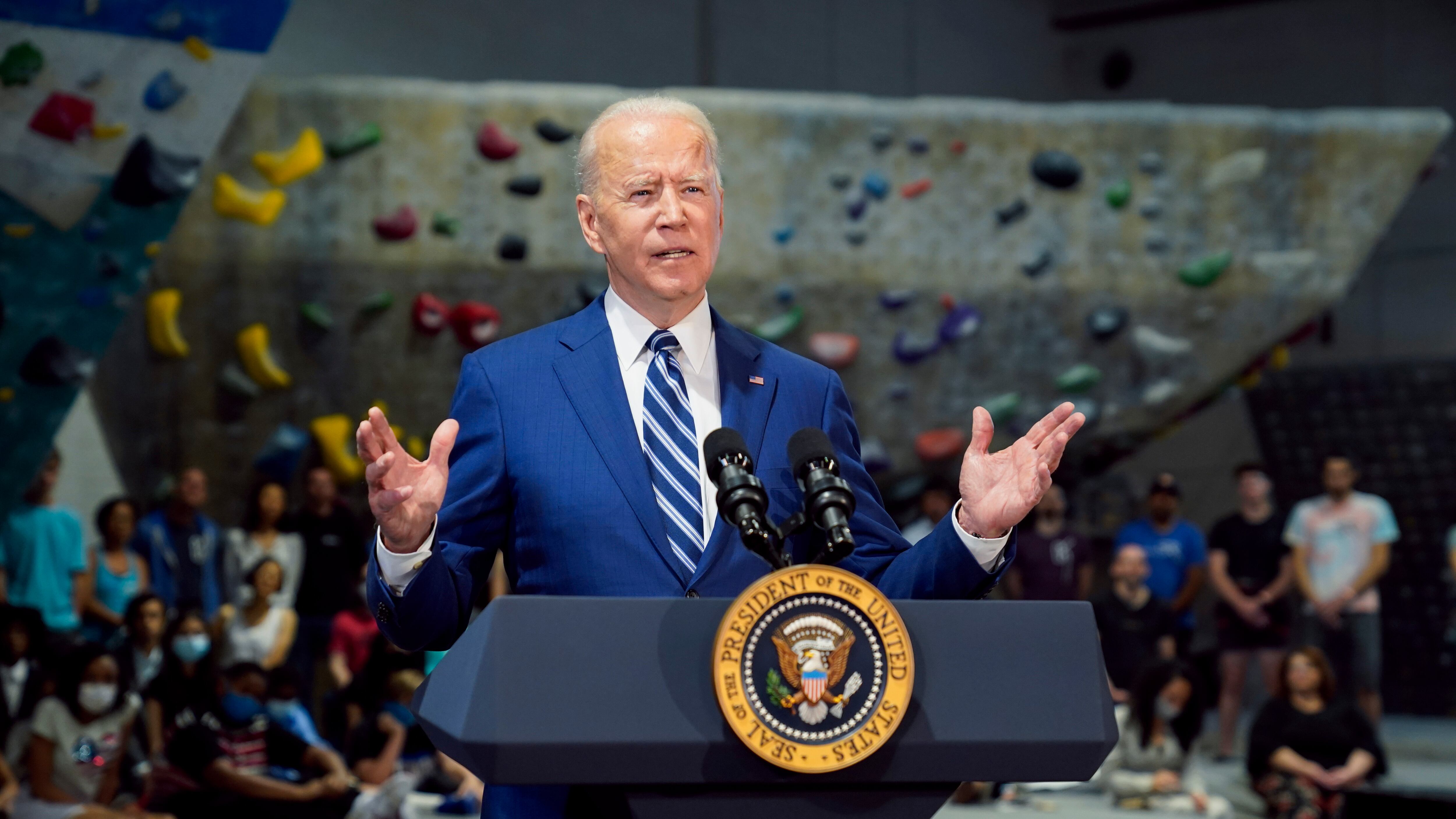 Dalle ambasciate adesso scappano via tutti. Biden chiede aiuto anche ad Albania e Kosovo