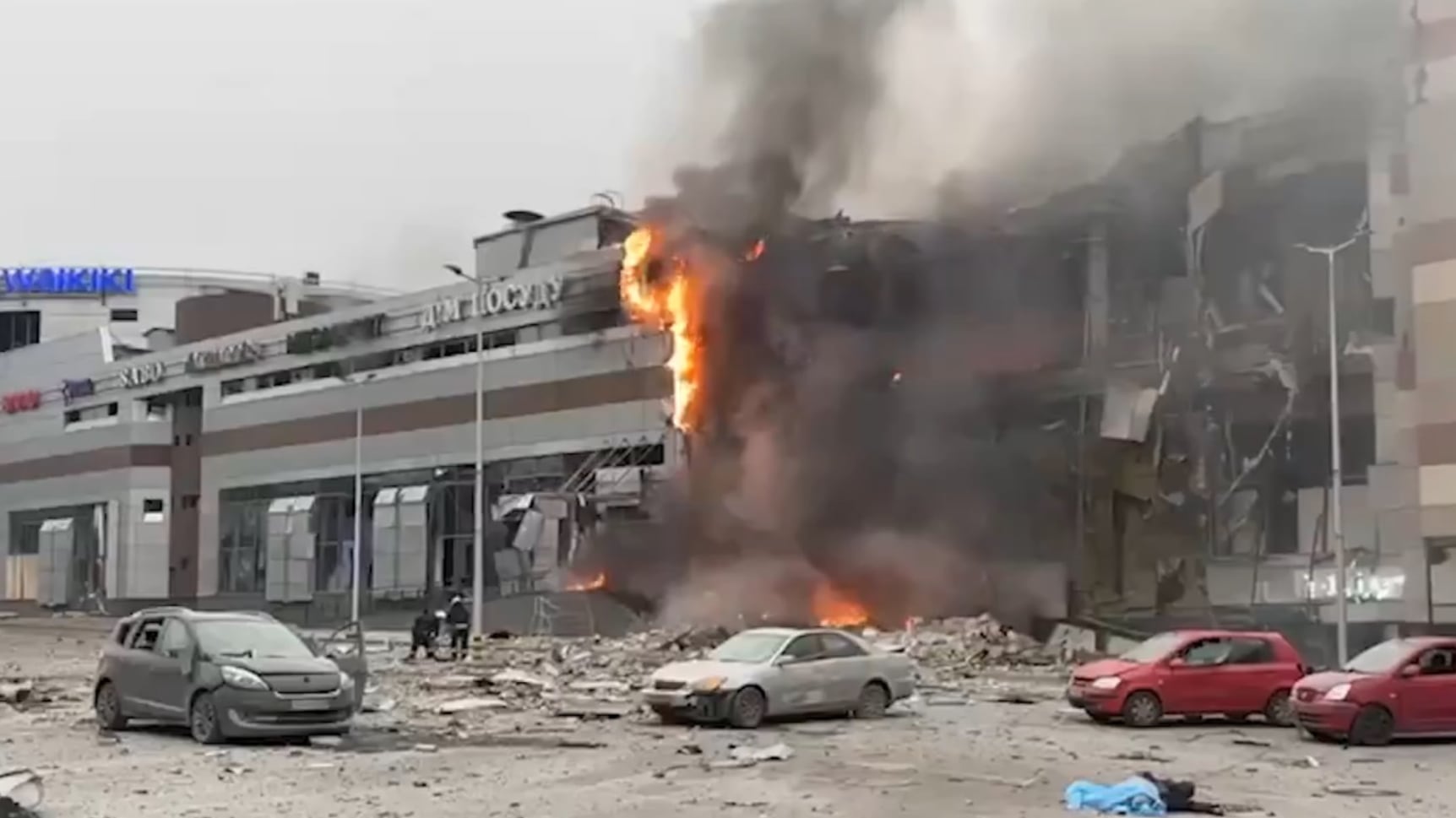 Ucraina, maxi attacco russo su Kiev: "Mai visti così tanti missili"