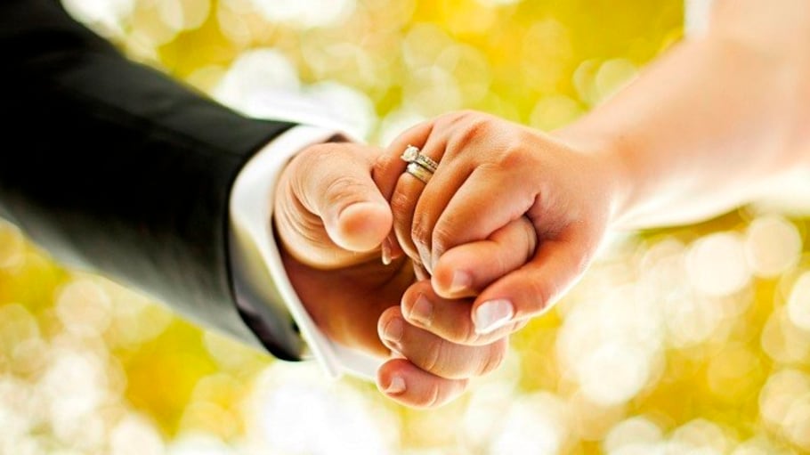 "La casa dei matrimoni", il libro che racconta un "sì" lungo sessant'anni