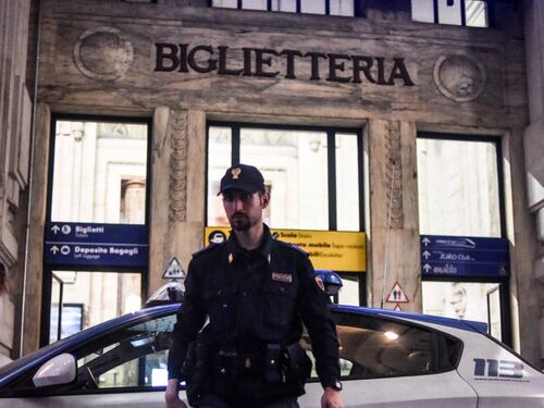 I soccorsi dopo l'aggressione in Centrale
