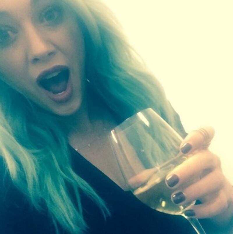 Hilary Duff cerca su Tinder l'anima gemella 8