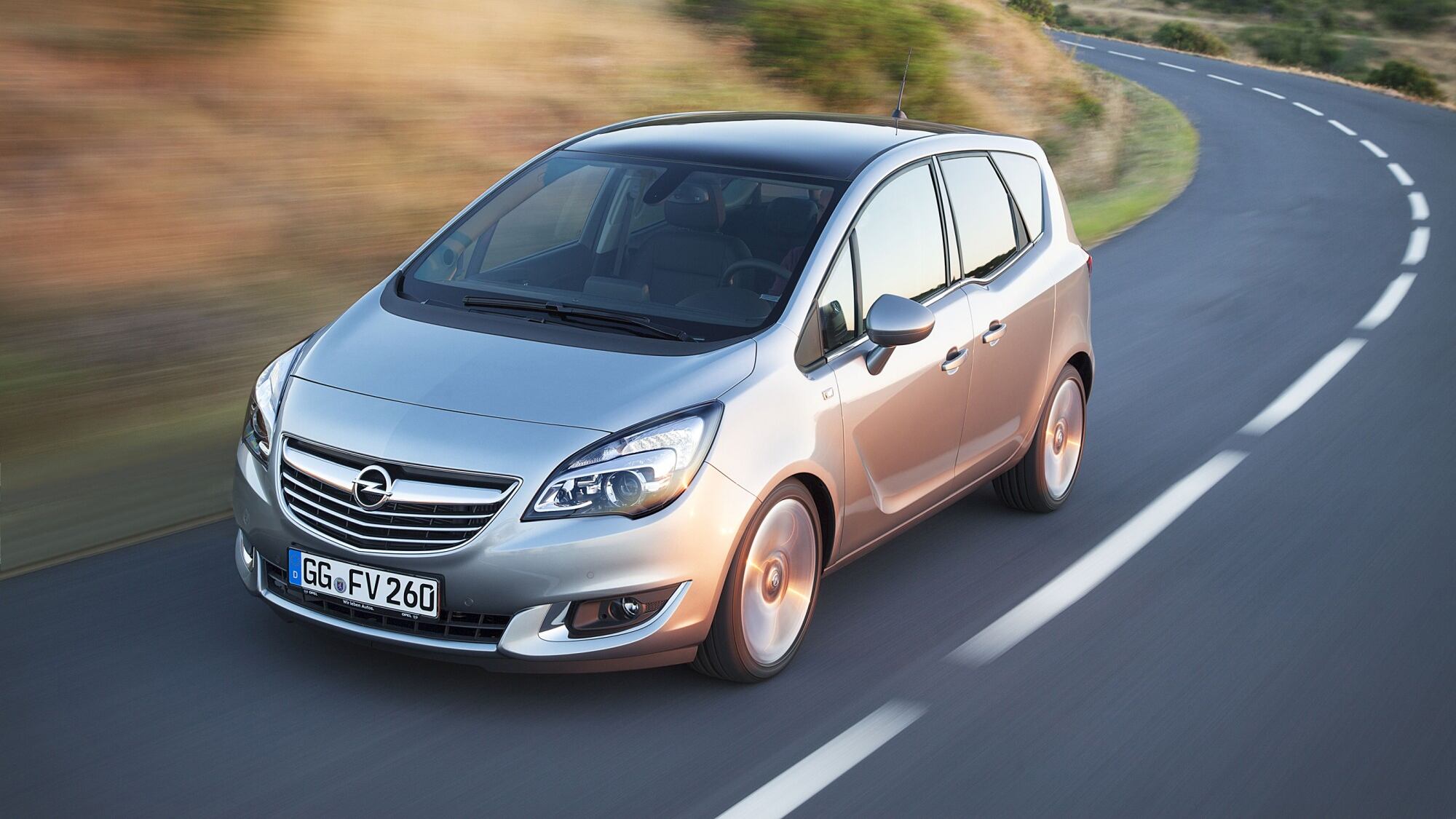 Opel Meriva si rifà il look, ma non solo