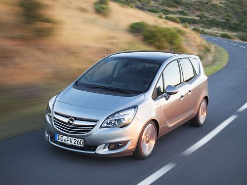 Opel Meriva si rifà il look, ma non solo