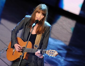 Sanremo, Carla Bruni duetta con Luciana Littizzetto 10
