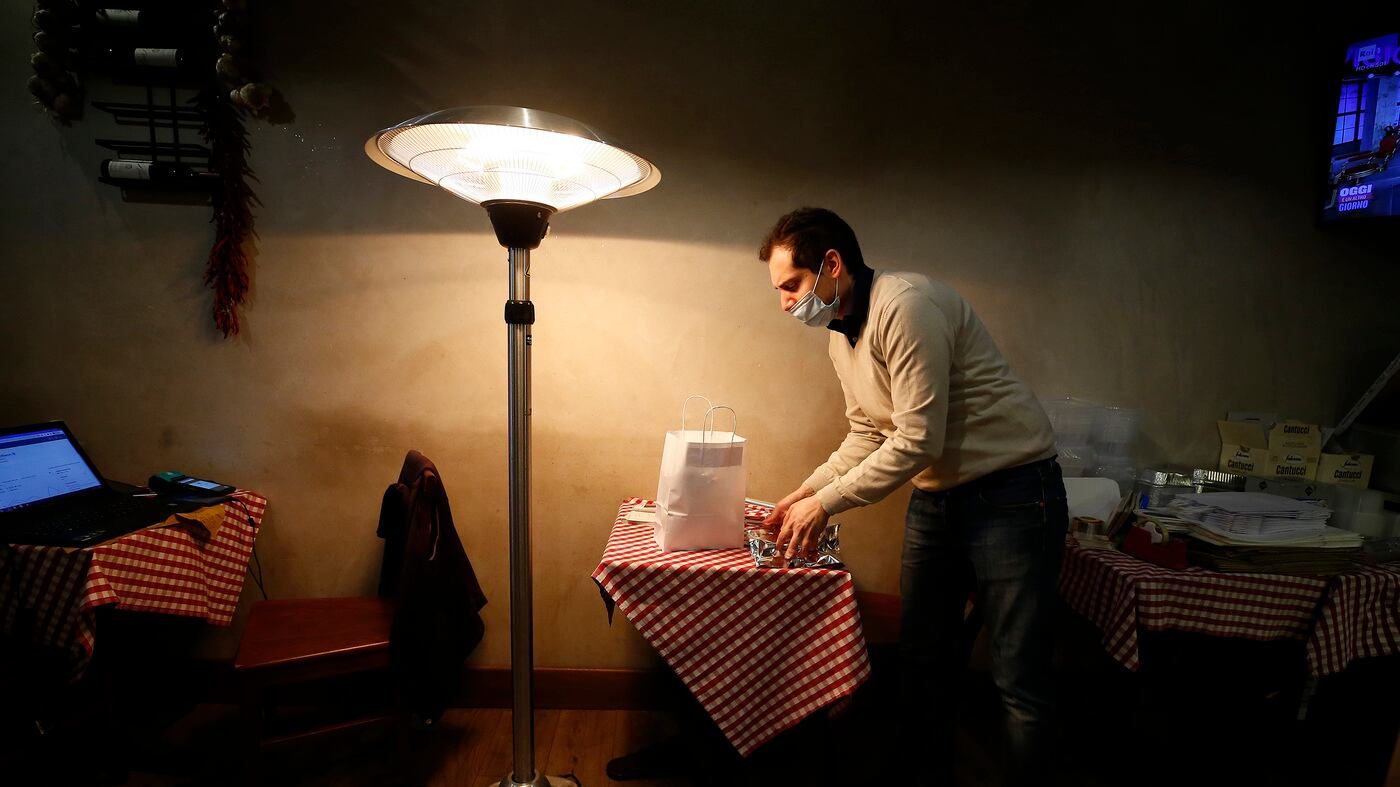 Tornare a cena al ristorante? Spunta il piano (e pure la data)