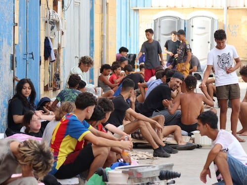 Ceuta, il ministro spagnolo tace sul Marocco per la crisi migratoria e attacca l’Italia. Ma l’Ue sta con la Meloni