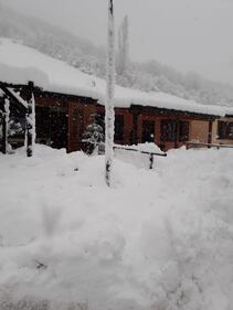 Allarme esondazione a Senigallia, casette Sae sotto la neve: allerta nelle Marche 2