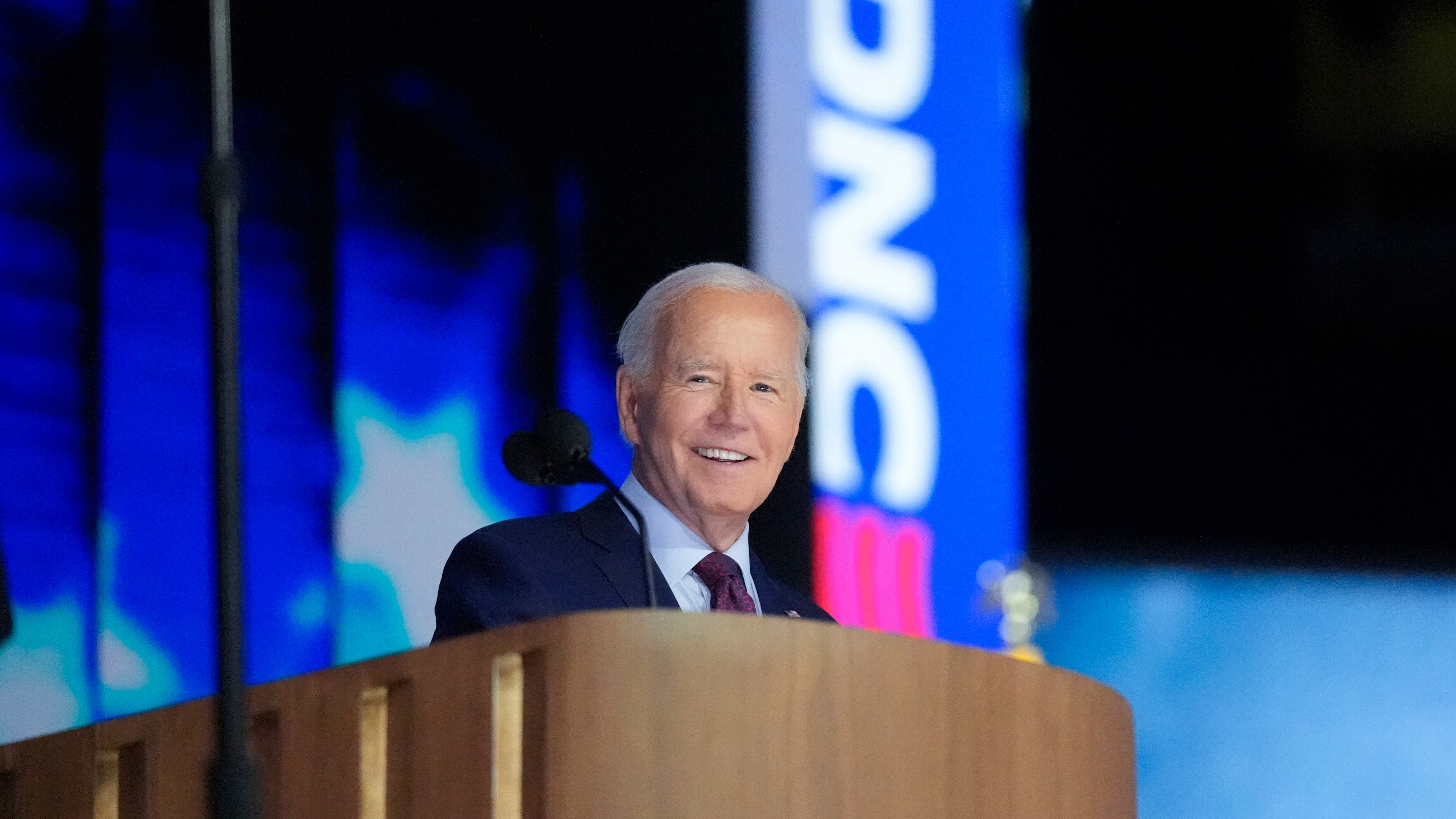 Kiev potrà colpire le basi russe. Biden nicchia ma va verso l'ok sulla spinta di Londra e Parigi