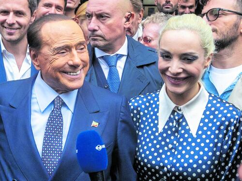 Marta Fascina: "Stregata da Silvio leader fin dai tempi del liceo. La sua scomparsa mi ha strappato il cuore. Sopravvivo da un anno a un lutto terribile"