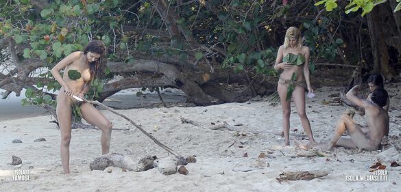 Isola dei Famosi, le foto più sexy	 11