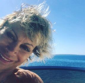 Carmen Russo esplosiva a Ibiza 1