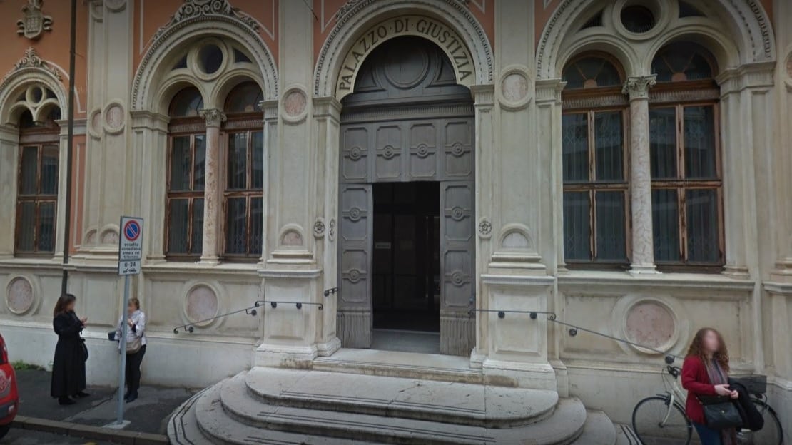Straniero stupra moglie e la picchia durante gravidanza: a processo