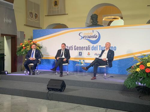 Vaccini, tamponi e tracciamento: così Sorrento vuole salvare il turismo