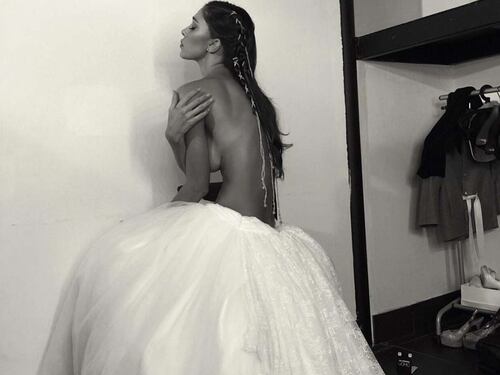 Belen Rodriguez, topless e abito da sposa