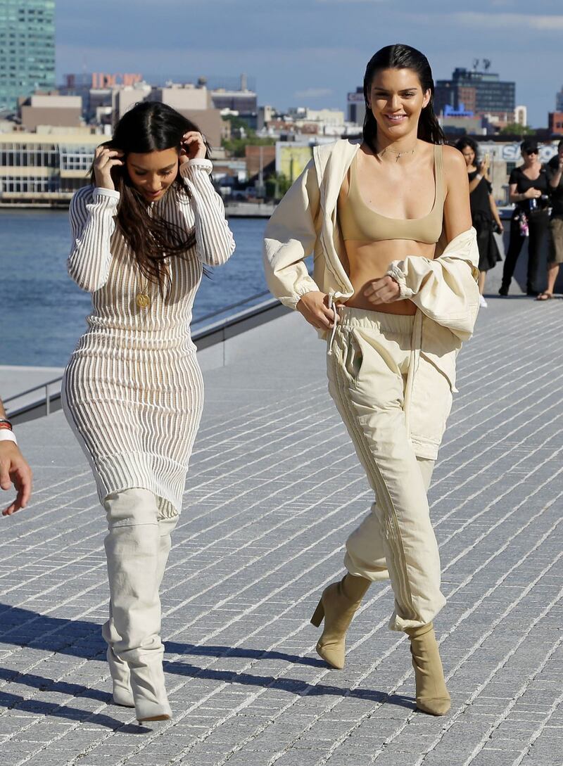 Kim Kardashian, tra passerelle e selfie hot 14