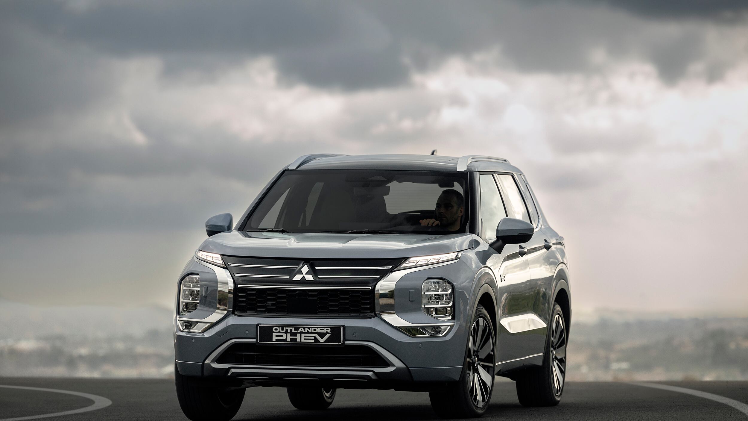 Si apre il sipario sul nuovo Mitsubishi Outlander PHEV: alla conquista dell'Europa