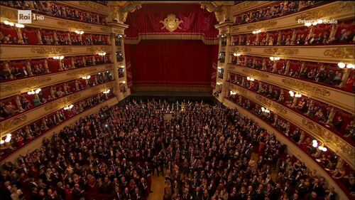 Applausi per Mattarella alla prima della Scala 7