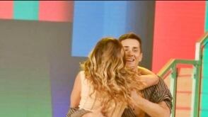 Incidente hot per Romina Carrisi: il vestito si alza durante il ballo
