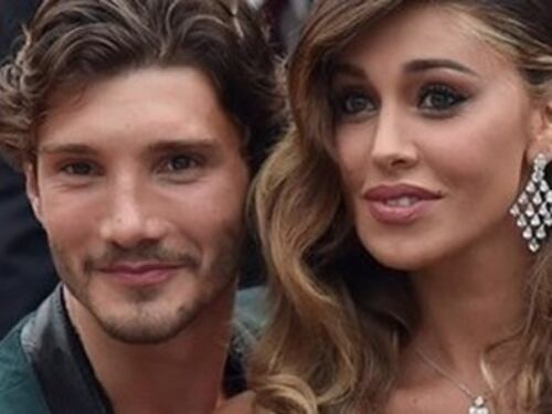 Stefano De Martino pizzicato alla festa della mamma di Belen