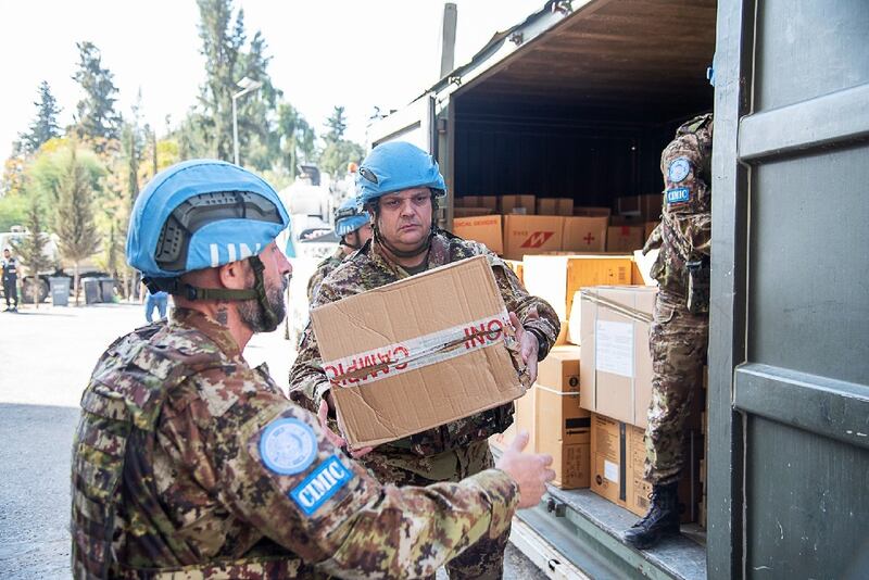 Libano: caschi blu italiani consegnano materiale sanitario 3