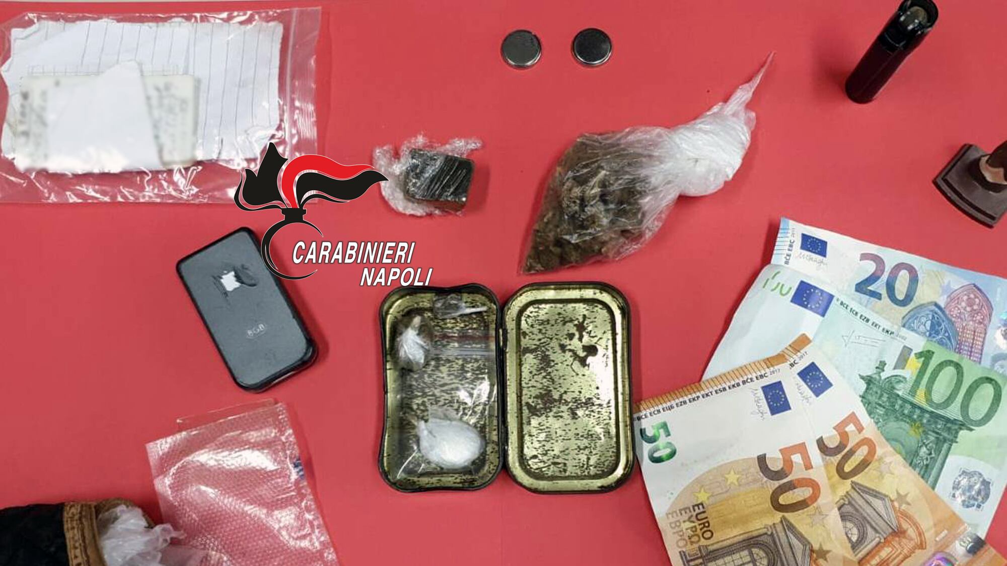 Spaccio di droga, una famiglia ai domiciliari