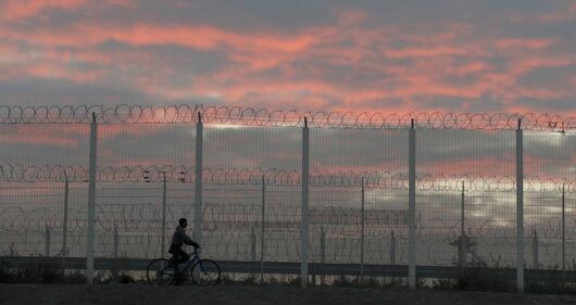 La "Giungla" di Calais va a fuoco nella notte 1